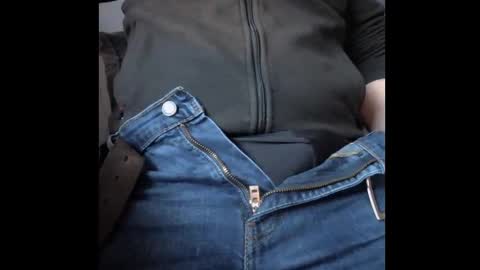 Snapshot of markus81xxx chatting on February 19, 3:49 pm markus81xxx online show from February 19, 3:49 pm