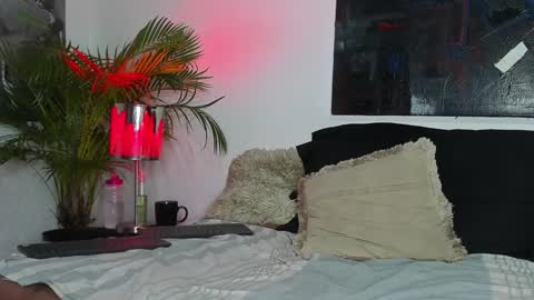 Snapshot of markus_latin chatting on December 19, 4:02 pm Markus latin online show from December 19, 4:02 pm