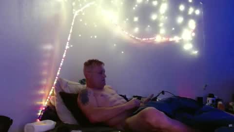 markymark101825061 online show from February 10, 2:26 pm