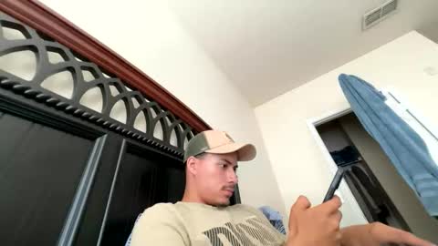Snapshot of marlonnolascotabora15 chatting on May 17, 9:00 pm marlonnolascotabora15 online show from May 17, 9:00 pm