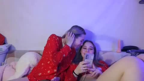 Snapshot of marmaladeli chatting on December 22, 8:25 pm MarmaladeLi online show from December 22, 8:25 pm