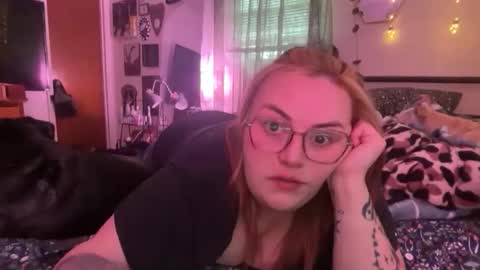 maroon_moon online show from April 22, 10:44 pm