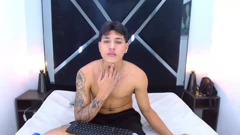 Snapshot of marquino_ chatting on December 22, 7:11 pm Marquinoo online show from December 22, 7:11 pm