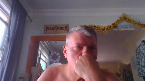 Snapshot of marriedguyold chatting on May 28, 4:26 pm marriedguyold online show from May 28, 4:26 pm