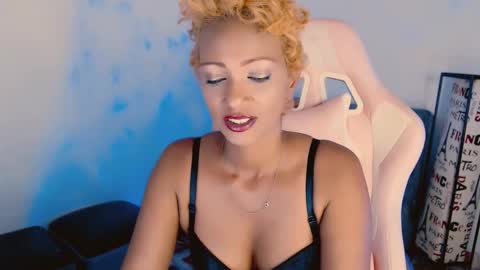 Snapshot of marryme00 chatting on September 16, 7:04 pm May online show from September 16, 7:04 pm