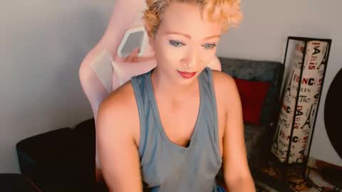 Snapshot of marryme00 chatting on September 23, 7:06 pm May online show from September 23, 7:06 pm