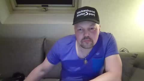 Snapshot of mars0481 chatting on February 19, 11:25 pm mars0481 online show from February 19, 11:25 pm