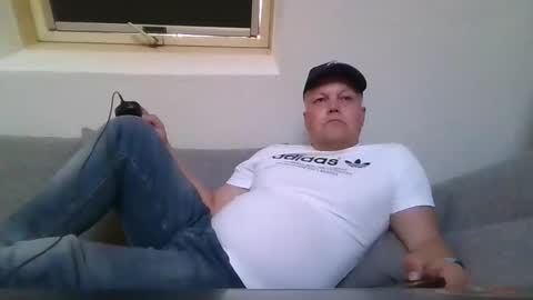 Snapshot of mars0481 chatting on September 18, 10:50 am mars0481 online show from September 18, 10:50 am