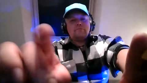 Snapshot of mars0481 chatting on October 13, 7:52 am mars0481 online show from October 13, 7:52 am