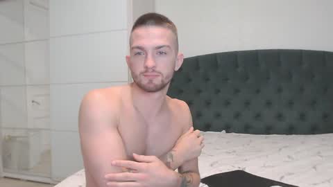 Snapshot of marselle_looker chatting on December 22, 9:55 am Marselle online show from December 22, 9:55 am