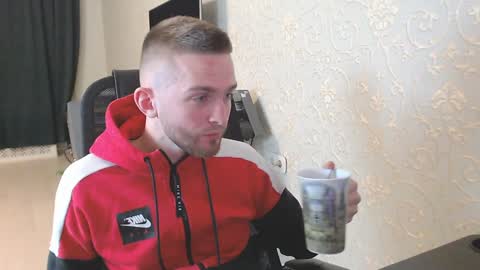 Snapshot of marselle_looker chatting on January 8, 9:55 pm Marselle online show from January 8, 9:55 pm