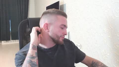 Snapshot of marselle_looker chatting on January 10, 8:29 am Marselle online show from January 10, 8:29 am