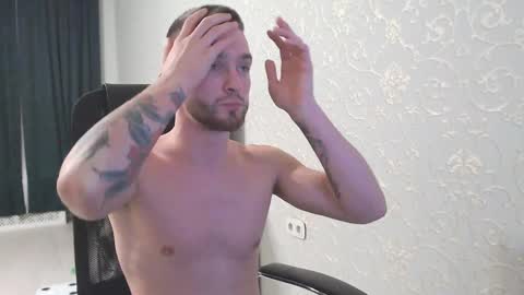 Snapshot of marselle_looker chatting on January 12, 1:53 am Marselle online show from January 12, 1:53 am