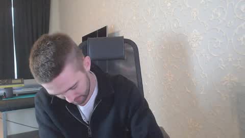 Snapshot of marselle_looker chatting on February 2, 11:51 am Marselle online show from February 2, 11:51 am