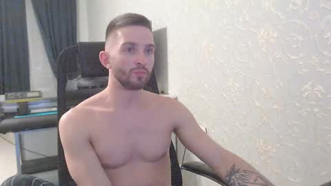 Snapshot of marselle_looker chatting on February 6, 4:03 pm Marselle online show from February 6, 4:03 pm