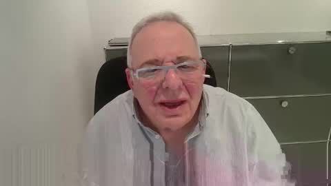 martin_1947 online show from February 3, 9:42 pm