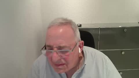 martin_1947 online show from March 6, 10:50 pm