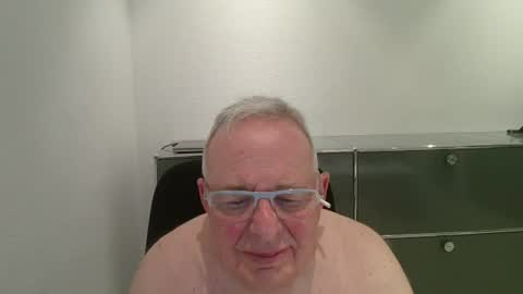 martin_1947 online show from June 11, 10:08 pm