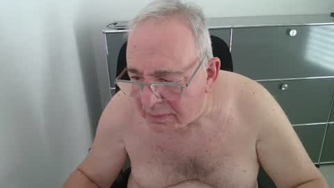 martin_1947 online show from June 28, 2:12 pm