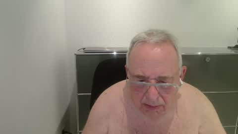 martin_1947 online show from June 29, 8:53 pm