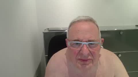 martin_1947 online show from July 28, 9:14 pm