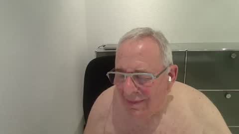 martin_1947 online show from August 1, 8:41 pm