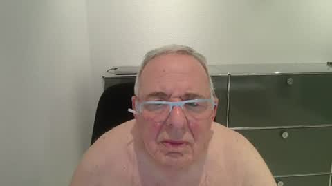 martin_1947 online show from August 3, 7:50 pm