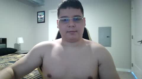 Snapshot of martin_militaryboy chatting on May 27, 10:18 pm martin_militaryboy online show from May 27, 10:18 pm