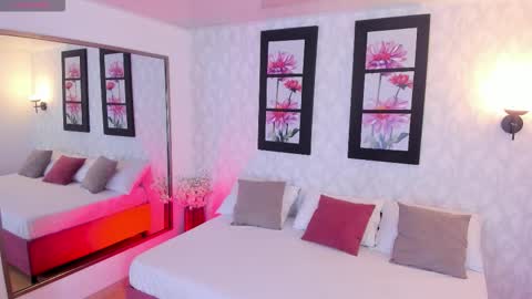 Snapshot of martina_adams chatting on November 25, 12:16 pm mari online show from November 25, 12:16 pm