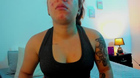 C A R O L I N A  online show from April 6, 10:49 am