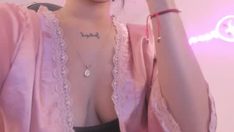   online show from February 9, 12:20 pm