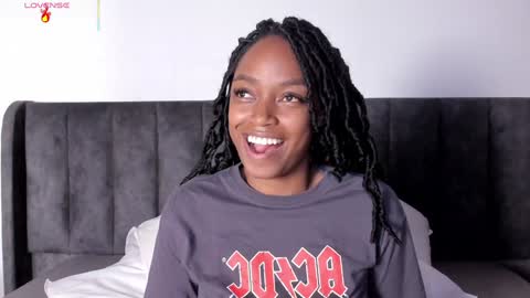 Laura online show from January 31, 8:12 pm