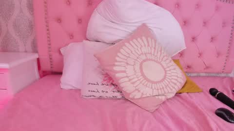 Snapshot of martina_rivera_ chatting on February 14, 2:54 pm Martina online show from February 14, 2:54 pm