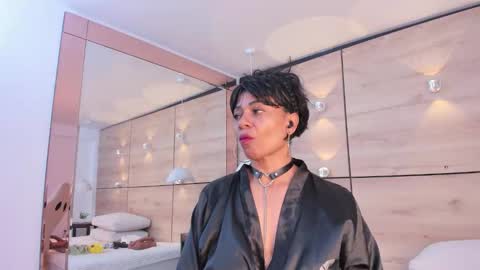 martina touss  online show from October 24, 11:39 am