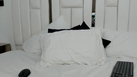 Snapshot of martina_xblack chatting on January 25, 11:11 pm Martina Black online show from January 25, 11:11 pm