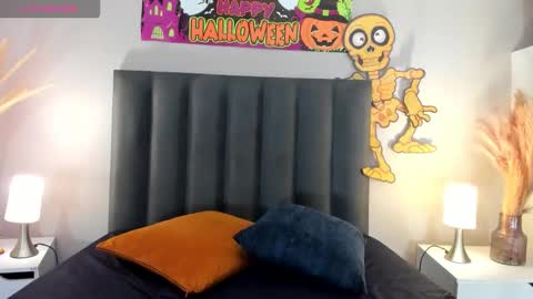 Snapshot of martinablakees chatting on October 25, 3:18 pm MARTINA BLAKE Colombian redhead girl online show from October 25, 3:18 pm