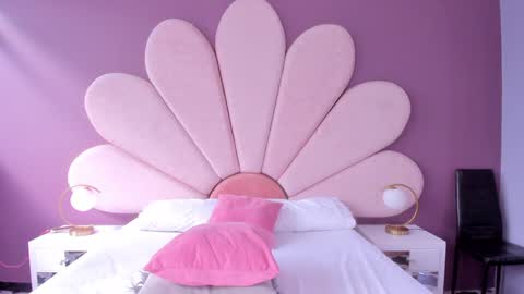 Snapshot of martinagarcia__ chatting on December 24, 7:55 pm Martina Garcia online show from December 24, 7:55 pm