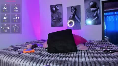 Martina vizmara    online show from March 23, 7:40 pm