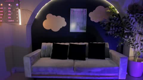 Snapshot of martinnabonnet chatting on December 2, 1:46 pm Martinna Bonnet online show from December 2, 1:46 pm