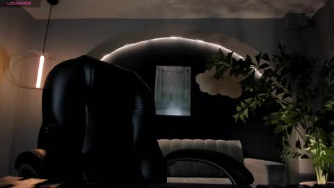 Snapshot of martinnabonnet chatting on February 9, 10:20 am Martinna Bonnet online show from February 9, 10:20 am