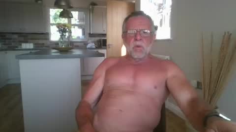 martinrgbxxxx online show from July 10, 9:34 am