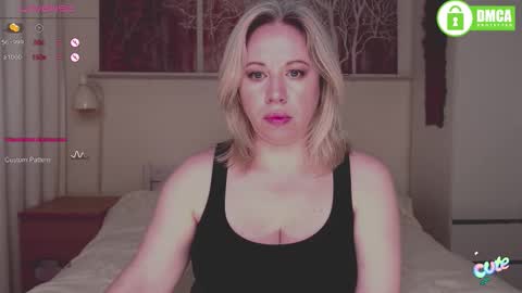 Snapshot of mary__linn chatting on September 10, 11:43 am Mary linn online show from September 10, 11:43 am