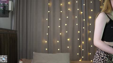 Snapshot of mary_hope_u chatting on December 14, 1:16 pm Mary online show from December 14, 1:16 pm