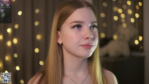 Snapshot of mary_hope_u chatting on December 17, 6:24 am Mary online show from December 17, 6:24 am