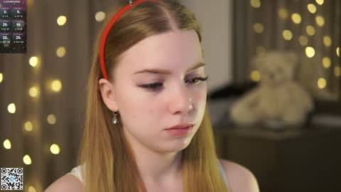 Snapshot of mary_hope_u chatting on December 20, 6:19 am Mary online show from December 20, 6:19 am