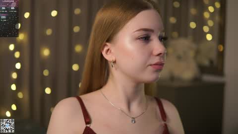 Snapshot of mary_hope_u chatting on December 24, 6:55 am Mary online show from December 24, 6:55 am
