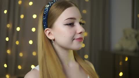 Snapshot of mary_hope_u chatting on January 15, 6:43 am Mary online show from January 15, 6:43 am