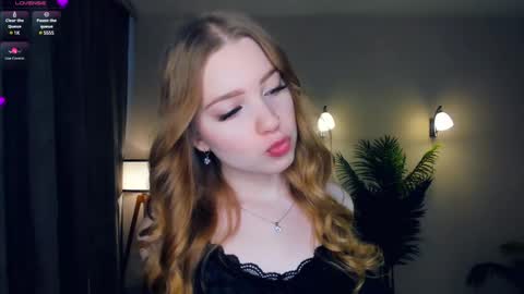 Snapshot of mary_hope_u chatting on March 3, 7:10 am Mary online show from March 3, 7:10 am