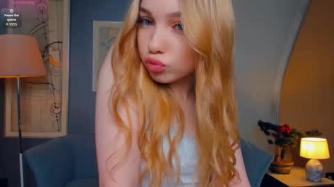 Snapshot of mary_hope_u chatting on October 5, 12:36 pm Mary online show from October 5, 12:36 pm