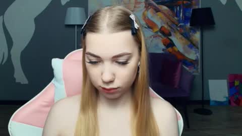 Snapshot of mary_hope_u chatting on December 15, 12:09 pm Mary online show from December 15, 12:09 pm